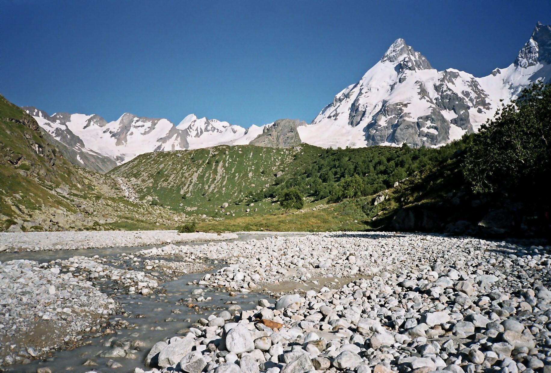 Valley Adyl-Su - glade Green-Hotel, pass VCSPS, Shkhelda gorge - Expedition photo 12